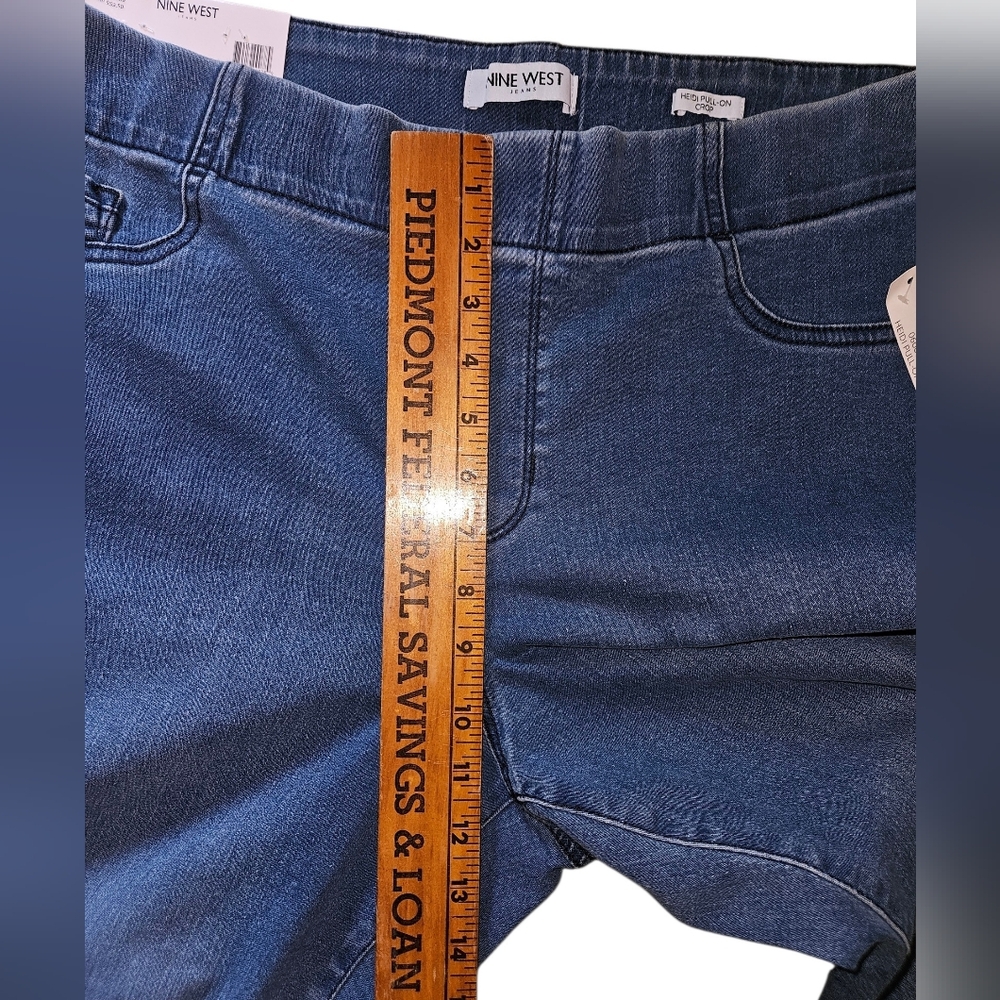 Nine West Blue Women’s Heidi Pull-on Crop Stretch Jeans, Size 16 - Picture 5 of 9